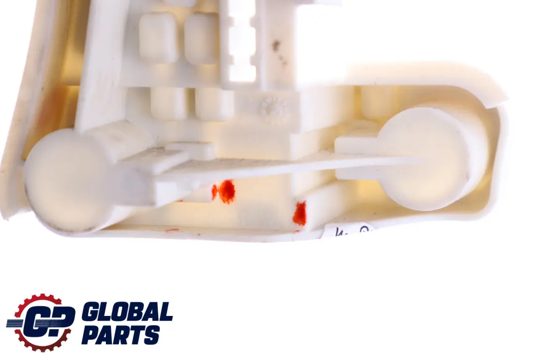 Portalamparas Trasero Panel Lateral Luz Derecha para BMW E90 con número de pieza 6937474 BMW E90 Portalamparas Trasero Panel Lateral Luz Derecha - SKU 6937474 - Número de pieza 6937474