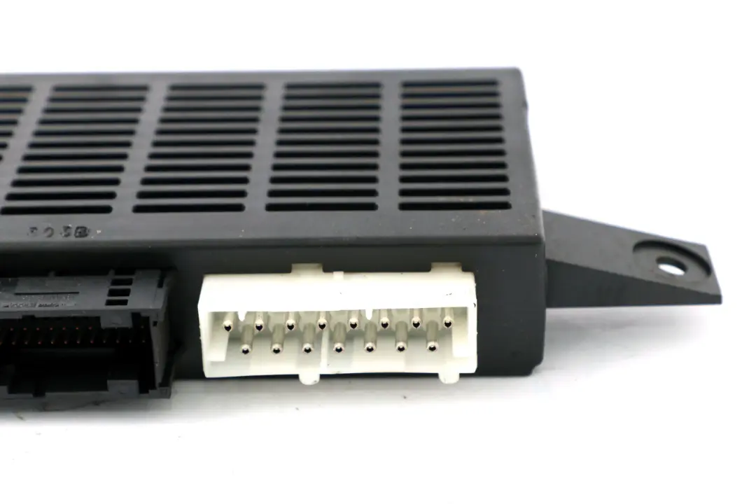 Light Check Module Control Unit ECU Lear LCM IV to BMW X5 Series E53 with Part number 6961142 BMW X5 Series E53 Light Check Module Control Unit ECU Lear LCM IV - SKU 6938084 - Part number 6961142