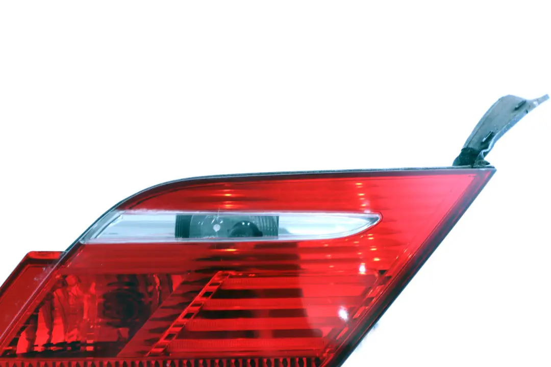 Right O/S Rear Light In Trunk Lid Boot Tailgate Lamp to BMW 7 Series E65 with Part number 6938518 BMW 7 Series E65 Right O/S Rear Light In Trunk Lid Boot Tailgate Lamp - SKU 6938518 - Part number 6938518