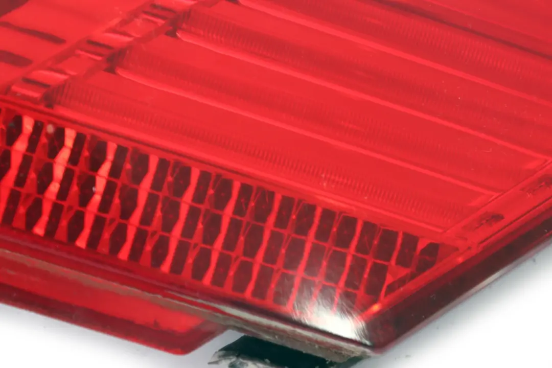 Right O/S Rear Light In Trunk Lid Boot Tailgate Lamp to BMW 7 Series E65 with Part number 6938518 BMW 7 Series E65 Right O/S Rear Light In Trunk Lid Boot Tailgate Lamp - SKU 6938518 - Part number 6938518