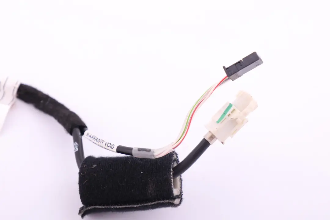 AUX USB Lead Cable Wire to BMW E90 E91 E92 LCI with Part number 6940236 BMW E90 E91 E92 LCI AUX USB Lead Cable Wire - SKU 6940236 - Part number 6940236