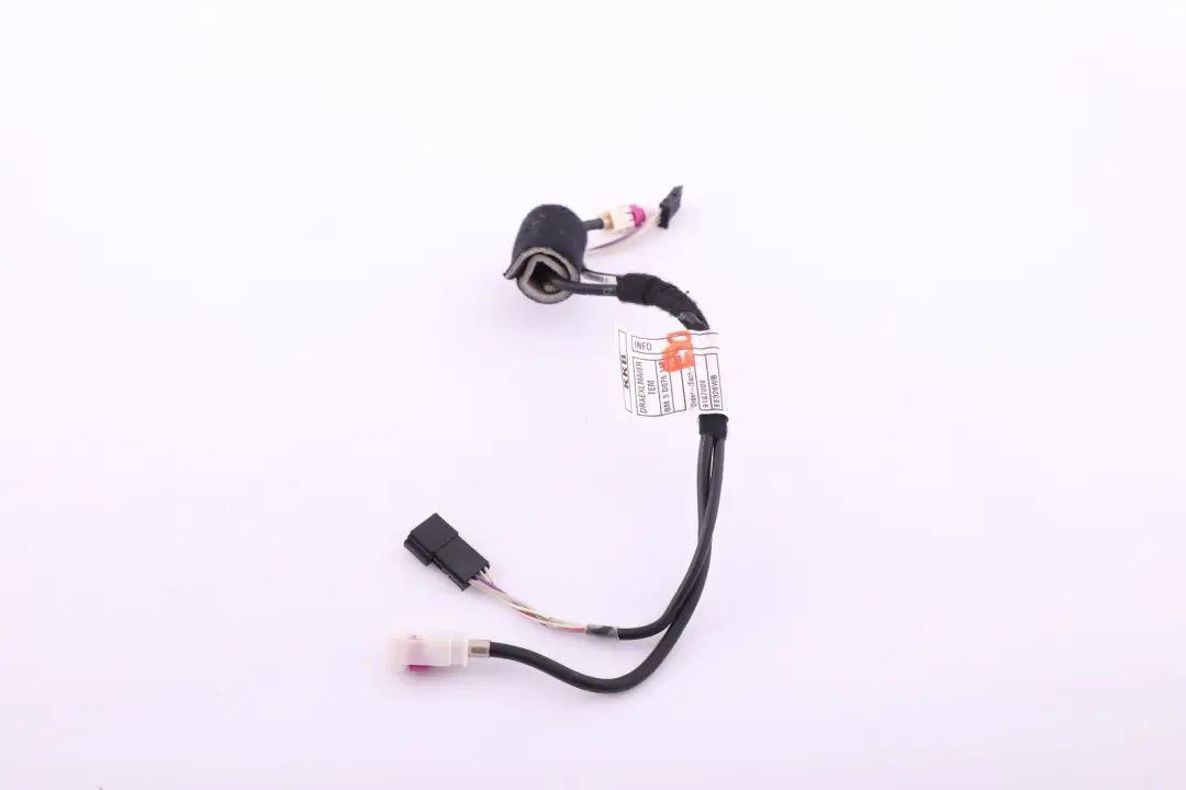 AUX USB Lead Cable Wire to BMW E90 E91 E92 LCI with Part number 6940236 BMW E90 E91 E92 LCI AUX USB Lead Cable Wire - SKU 6940236 - Part number 6940236