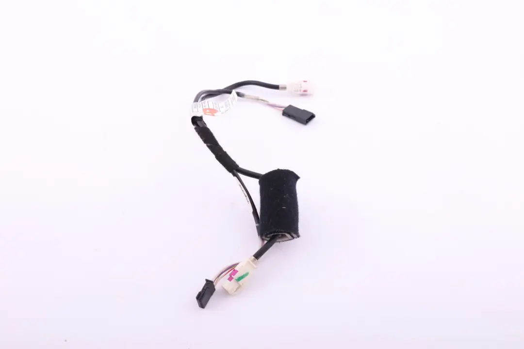 AUX USB Lead Cable Wire to BMW E90 E91 E92 LCI with Part number 6940236 BMW E90 E91 E92 LCI AUX USB Lead Cable Wire - SKU 6940236 - Part number 6940236