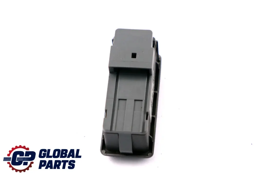 Pulsador de llamada de emergencia para BMW E65 E66 E67 con número de pieza 6941978 BMW E65 E66 E67 Pulsador de llamada de emergencia - SKU 6941978 - Número de pieza 6941978