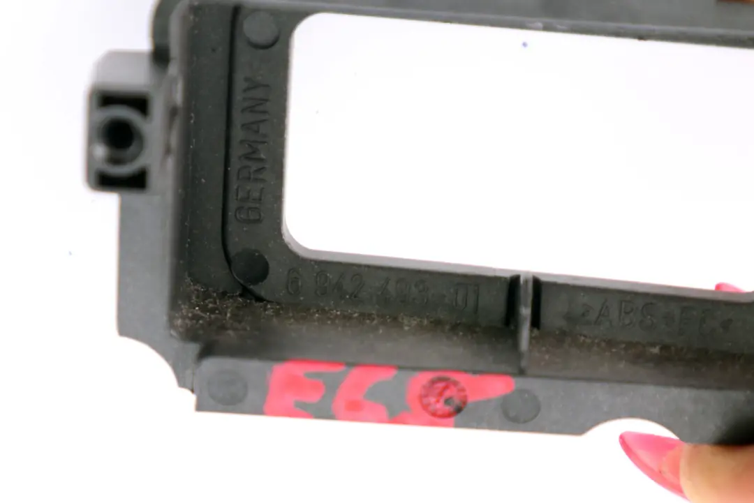 Phoneboard Apertura 6131 per BMW E65 E66 con numero di parte 6942493 BMW E65 E66 Phoneboard Apertura 6131 - SKU 6942493 - Numero di parte 6942493