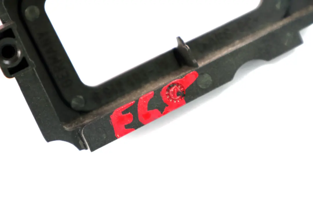 Osłona Obudowa Telefonu do BMW E65 E66 o numerze 6942493 BMW E65 E66 Osłona Obudowa Telefonu - SKU 6942493 - Numer Części 6942493