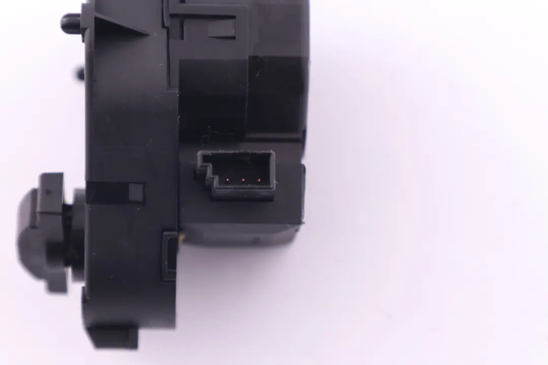 BMW 5 6 Series E60 E61 E63 Heater Flap Motor Control Actuator Left N/S - SKU 6942987 - Part number 6942987