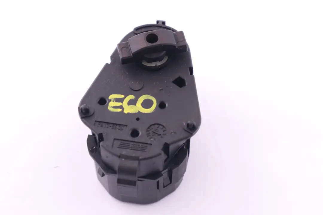 Calefaccion Flap Motor Control Actuador Izquierda para BMW E60 E61 E63 con número de pieza 6942987 BMW E60 E61 E63 Calefaccion Flap Motor Control Actuador Izquierda - SKU 6942987 - Número de pieza 6942987