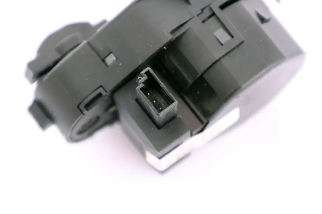 BMW E60 E61 E63 E64 Heater Flap Motor Control Regulator - SKU 6942989 - Part number 6942989