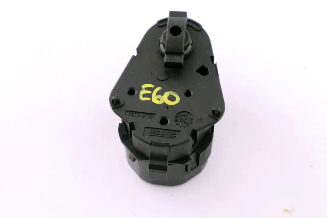 BMW 5 6 Series E60 E61 E63 E64 Right O/S Footwell Flap Actuator - SKU 6942992 - Part number 6942992