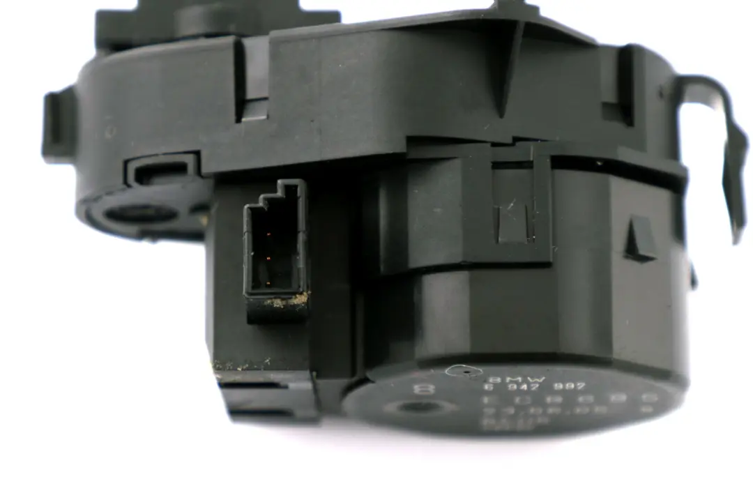 BMW 5 6 Series E60 E61 E63 E64 Right O/S Footwell Flap Actuator - SKU 6942992 - Part number 6942992