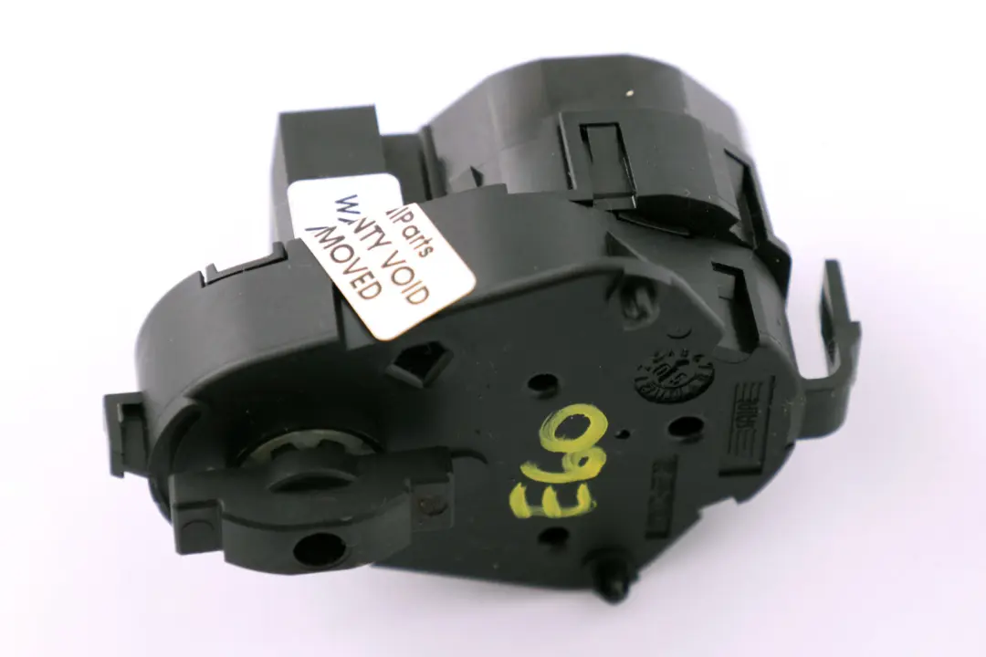 Actuateur Fussraumklappe Droite pour BMW E60 E61 E63 E64 à propos du numéro de pièce 6942992 BMW E60 E61 E63 E64 Actuateur Fussraumklappe Droite - SKU 6942992 - Numéro de pièce 6942992