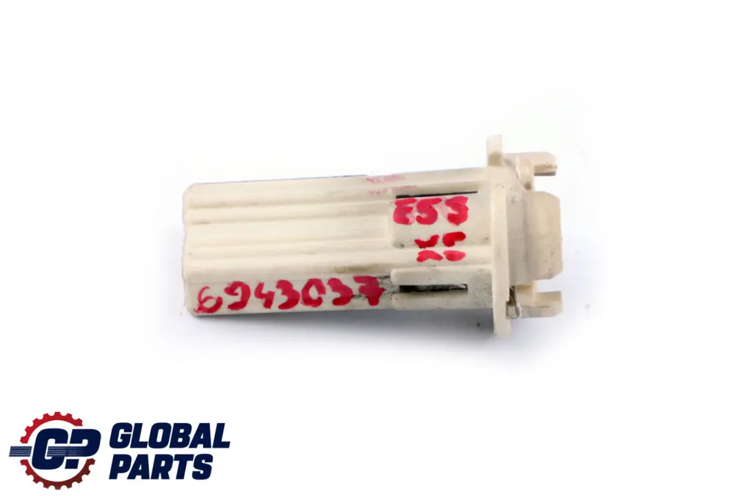 Socket Lampada per BMW X5 E53 con numero di parte 6943037 BMW X5 E53 Socket Lampada - SKU 6943037 - Numero di parte 6943037