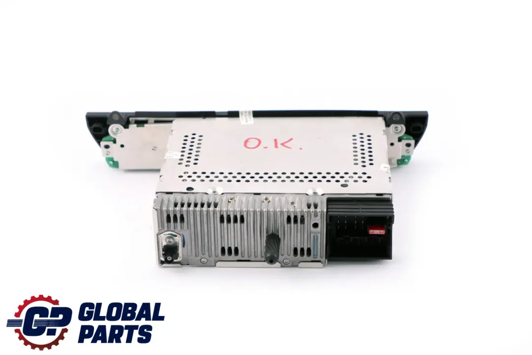 Lettore CD Radio Business 6512 per BMW X3 Z4 Serie E83 E85 E86 con numero di parte 6943437 BMW X3 Z4 Serie E83 E85 E86 Lettore CD Radio Business 6512 - SKU 6943437 - Numero di parte 6943437