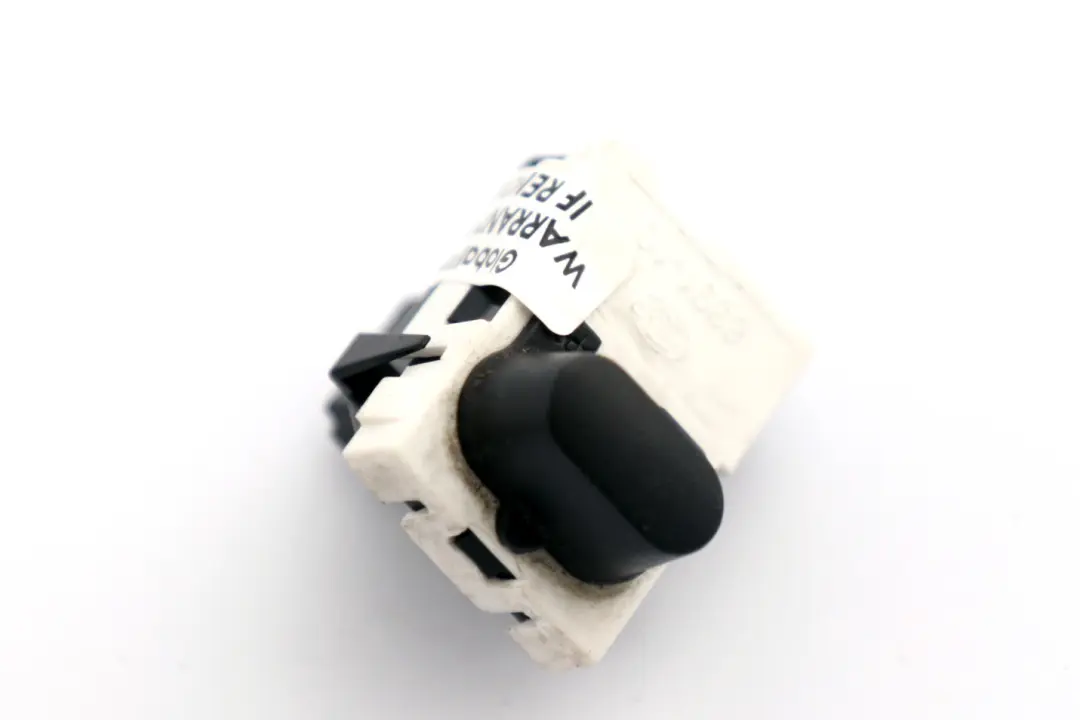 Capteur Solaire pour BMW E60 M5 E63 M6 E65 à propos du numéro de pièce 6944017 BMW E60 M5 E63 M6 E65 Capteur Solaire - SKU 6944017 - Numéro de pièce 6944017