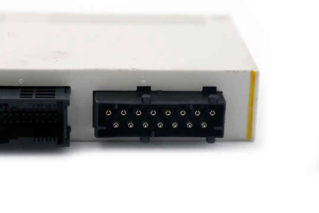 Basic Body Control Unit Module GM5 Star12 to BMW 3 X3 Series E46 E83 with Part number 6944843 BMW 3 X3 Series E46 E83 Basic Body Control Unit Module GM5 Star12 - SKU 6944843 - Part number 6944843