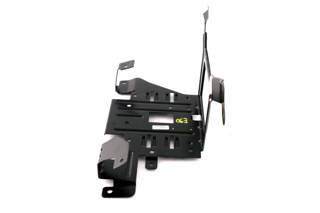 Halter CD-Wechsler Verstärker 6515 für BMW 3 er E90 E91 E92 E93 mit Teilenummer 6945072 BMW 3 er E90 E91 E92 E93 Halter CD-Wechsler Verstärker 6515 - SKU 6945072 - Teilenummer 6945072