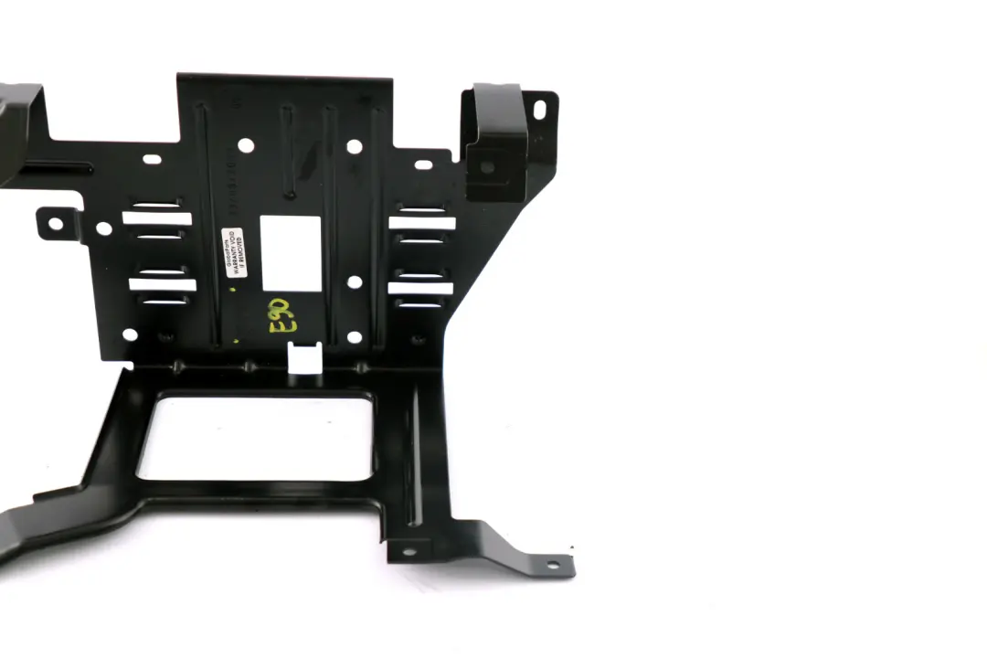 Soporte Cargador CD Soporte Amplificador para BMW E90 E91 E92 con número de pieza 6945072 BMW E90 E91 E92 Soporte Cargador CD Soporte Amplificador - SKU 6945072 - Número de pieza 6945072