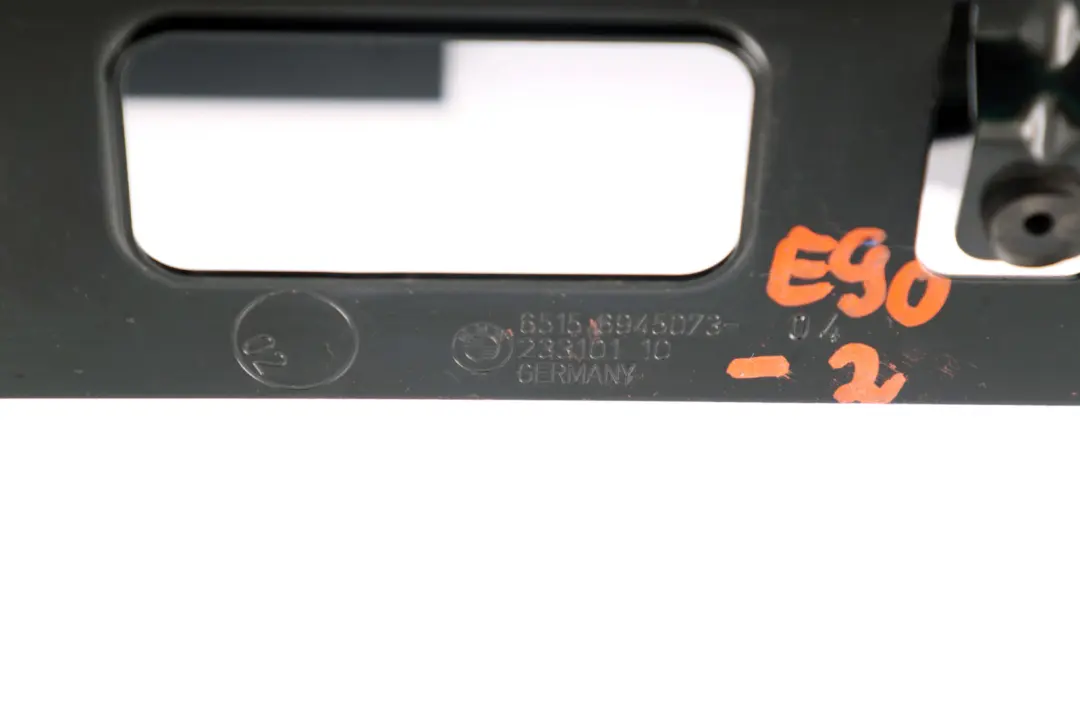 Staffa Supporto Cd-Changer Nel Bagagliaio per BMW E90 E91 E92 con numero di parte 6945073 BMW E90 E91 E92 Staffa Supporto Cd-Changer Nel Bagagliaio - SKU 6945073-2 - Numero di parte 6945073