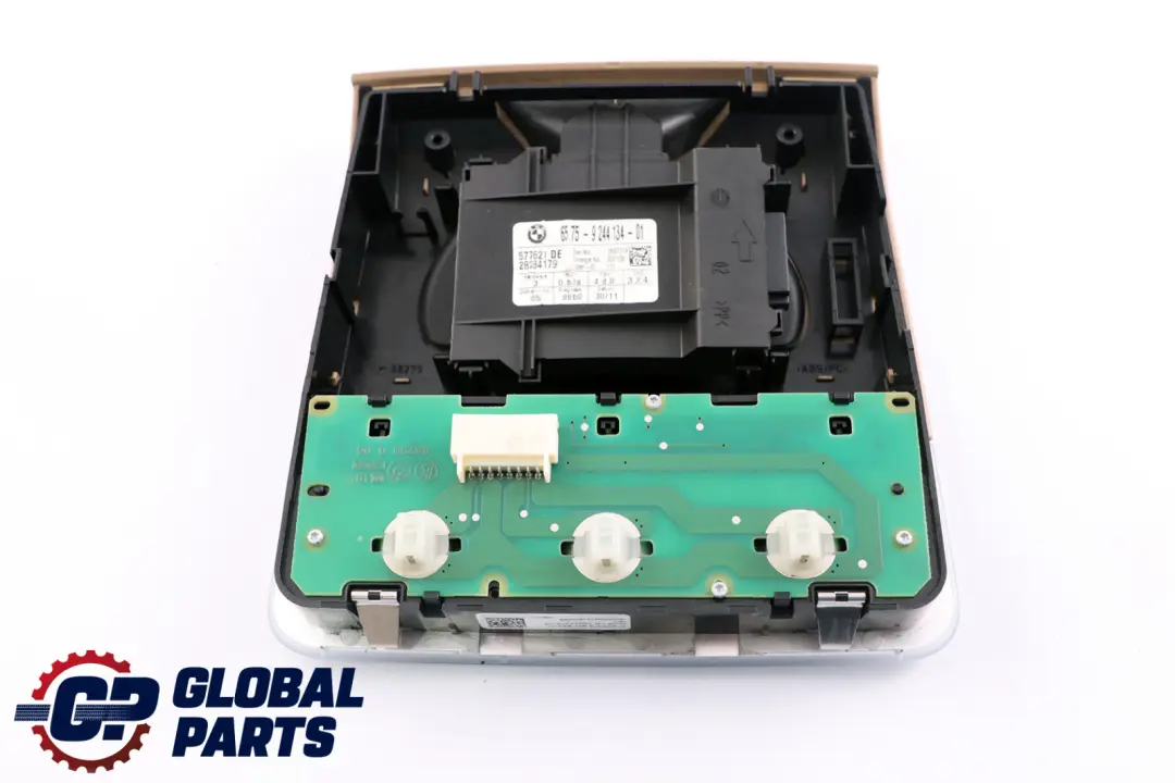 Lampada Di Lettura Interna Posteriore Beige per BMW E84 E90 E91 E92 LCI con numero di parte 9201644 BMW E84 E90 E91 E92 LCI Lampada Di Lettura Interna Posteriore Beige - SKU 6945201 - Numero di parte 9201644