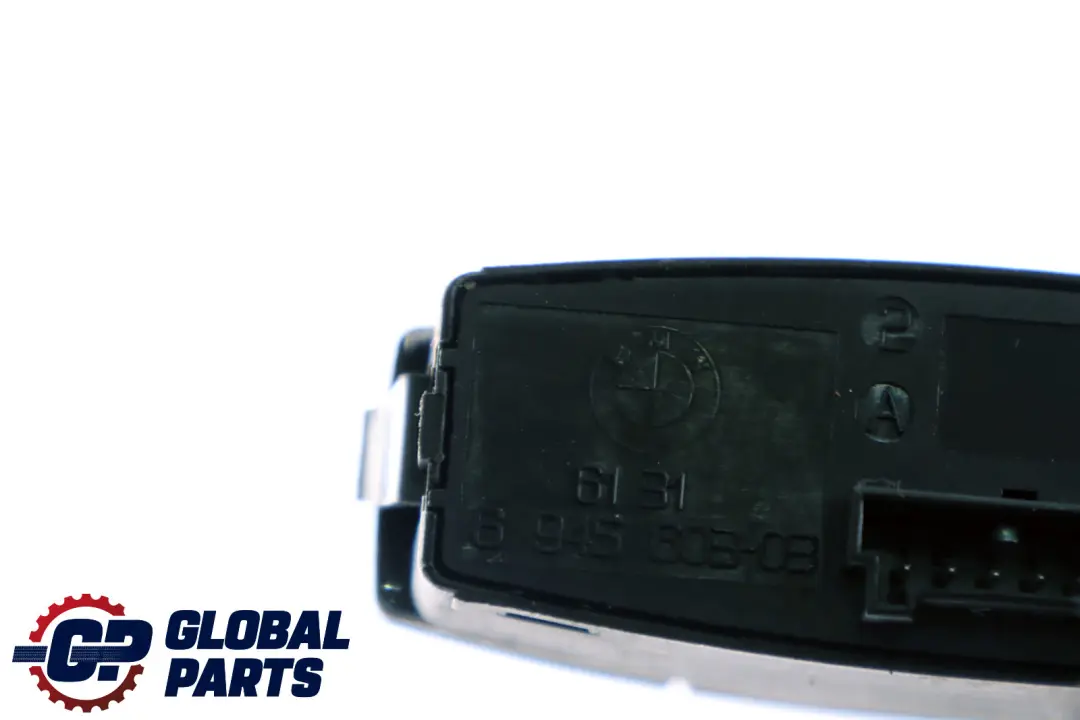 Schalter ZV / Warnblinkanlage / DTC 6131 für BMW 1 er E81 E82 E87 mit Teilenummer 6945603 BMW 1 er E81 E82 E87 Schalter ZV / Warnblinkanlage / DTC 6131 - SKU 6945603 - Teilenummer 6945603