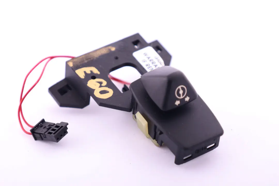 Steering Column Adjuster Switch to BMW E60 E61 E63 E64 with Part number 6947786 BMW E60 E61 E63 E64 Steering Column Adjuster Switch - SKU 6947786 - Part number 6947786