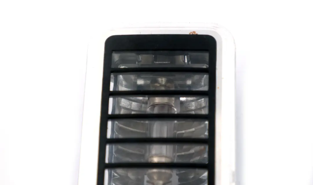 Luz interior De lectura trasera para BMW X3 E53 E83 con número de pieza 6962036 BMW X3 E53 E83 Luz interior De lectura trasera - SKU 6948173 - Número de pieza 6962036