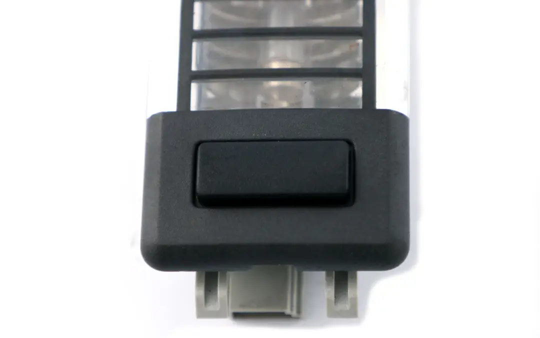 Luz interior De lectura trasera para BMW X3 E53 E83 con número de pieza 6962036 BMW X3 E53 E83 Luz interior De lectura trasera - SKU 6948173 - Número de pieza 6962036