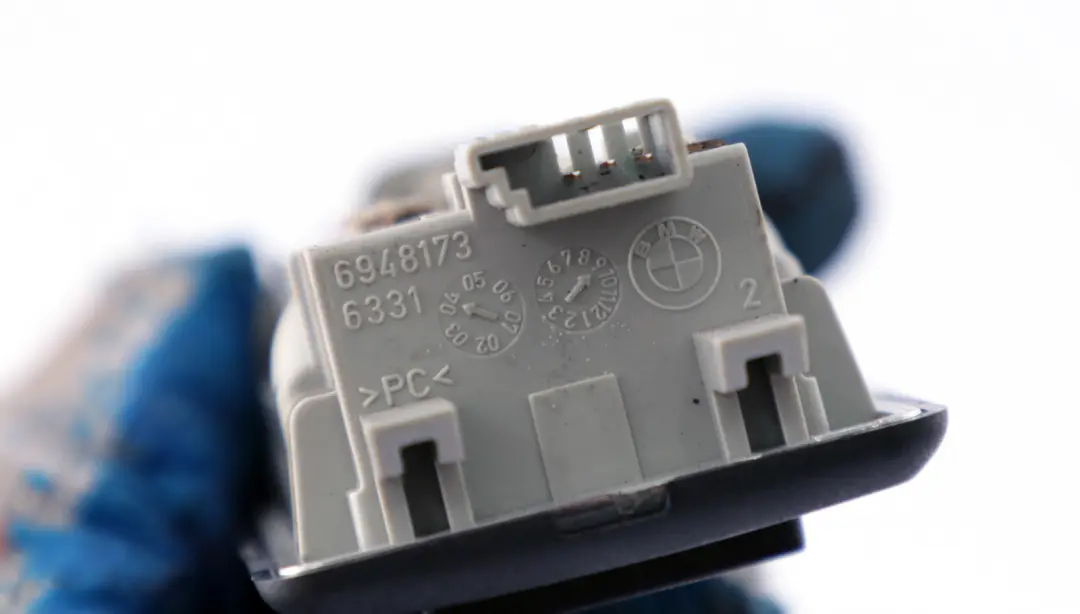 Luz interior De lectura trasera para BMW X3 E53 E83 con número de pieza 6962036 BMW X3 E53 E83 Luz interior De lectura trasera - SKU 6948173 - Número de pieza 6962036