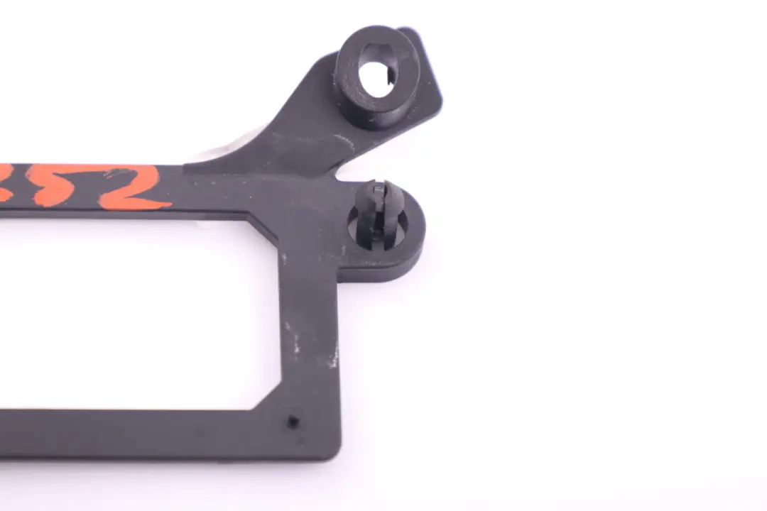 Placa Soporte Derecha para Mini R52 con número de pieza 6949596 Mini R52 Placa Soporte Derecha - SKU 6949596 - Número de pieza 6949596