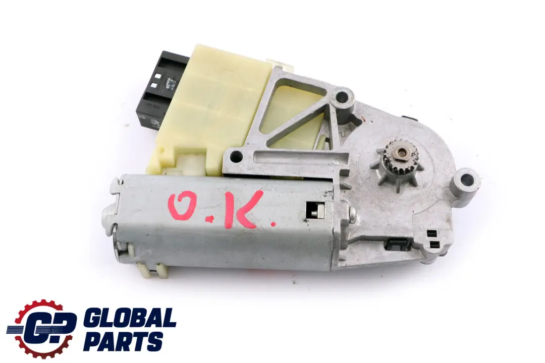 Sunroof Sliding Roof Window Drive Unit Motor pour BMW E60 E65 E66 à propos du numéro de pièce 6949628 BMW E60 E65 E66 Sunroof Sliding Roof Window Drive Unit Motor - SKU 6949628 - Numéro de pièce 6949628