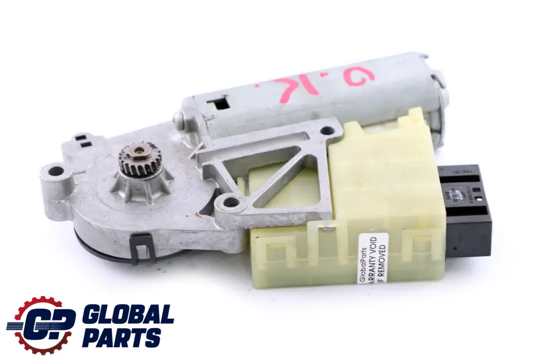 Sunroof Sliding Roof Window Drive Unit Motor pour BMW E60 E65 E66 à propos du numéro de pièce 6949628 BMW E60 E65 E66 Sunroof Sliding Roof Window Drive Unit Motor - SKU 6949628 - Numéro de pièce 6949628