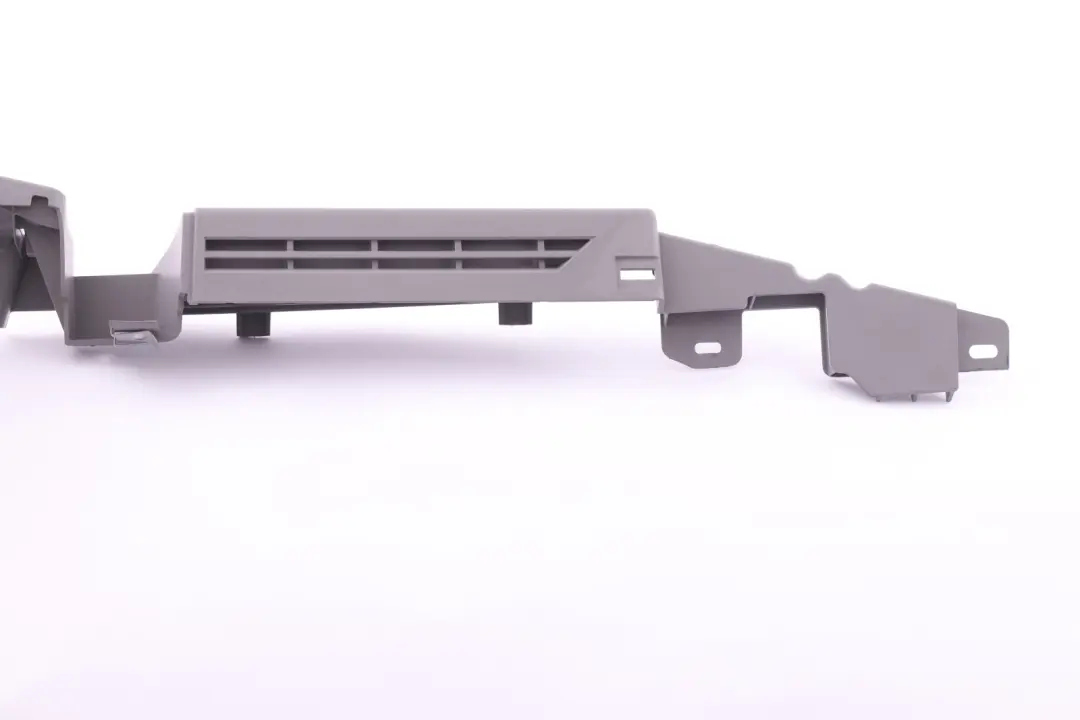 Embellecedor Panel Barandilla Maletero Derecho Gris 7068910 para BMW E91 E91N LCI con número de pieza 6949920 BMW E91 E91N LCI Embellecedor Panel Barandilla Maletero Derecho Gris 7068910 - SKU 6949920 - Número de pieza 6949920