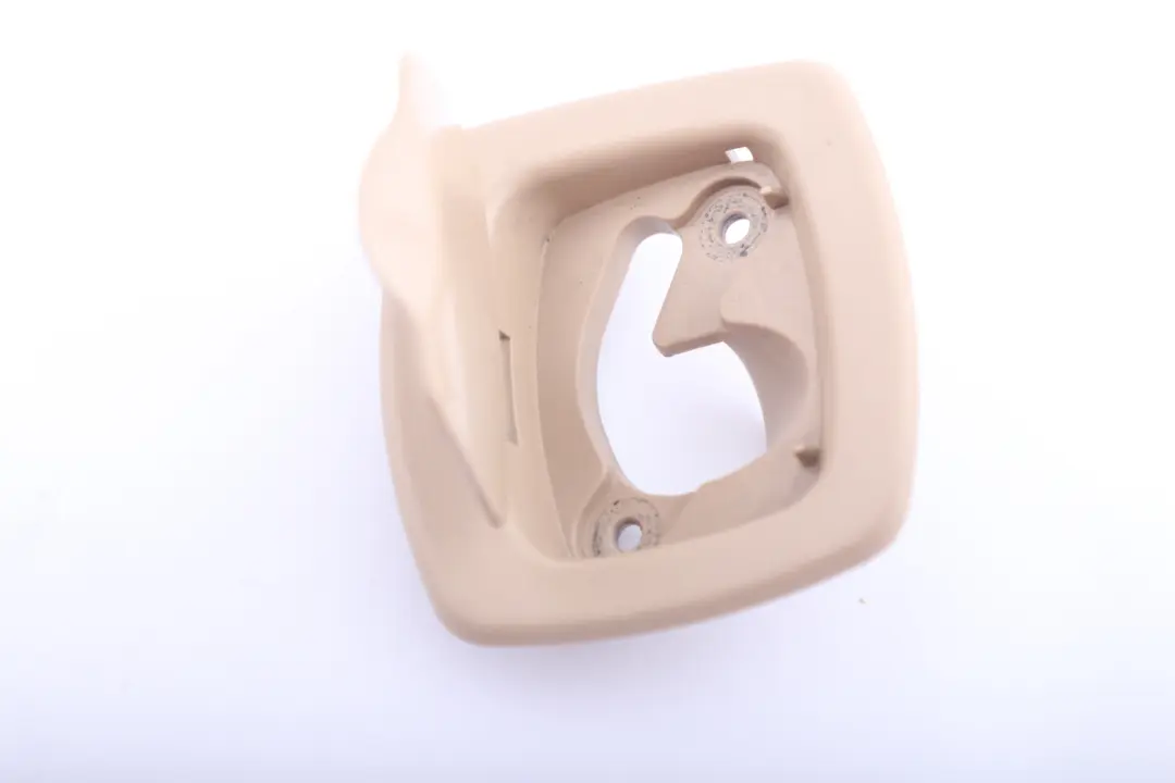 Cubierta Tapa Maletero Delantero Izquierdo Beige 7157941 para BMW E91 con número de pieza 6950793 BMW E91 Cubierta Tapa Maletero Delantero Izquierdo Beige 7157941 - SKU 6950793 - Número de pieza 6950793