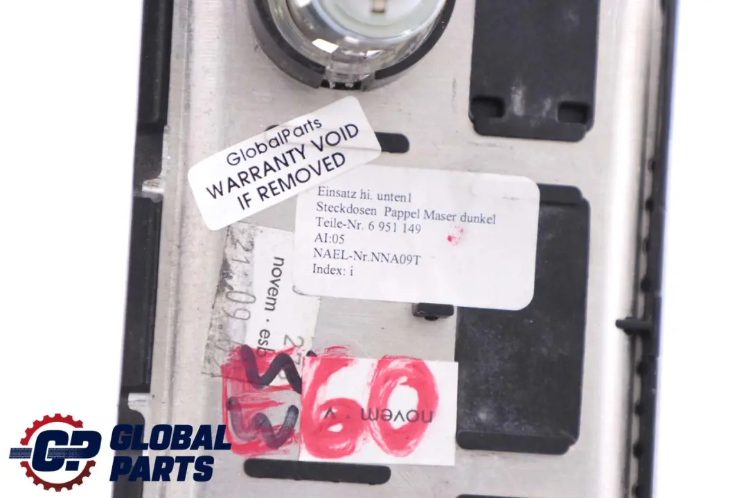 Osłona Dekor Konsoli Gniazdo Zapalniczki Drzewo do BMW E60 E61 LCI o numerze 6951149 BMW E60 E61 LCI Osłona Dekor Konsoli Gniazdo Zapalniczki Drzewo - SKU 6951149 - Numer Części 6951149