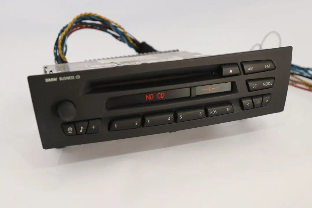 Radio Business CD per BMW X1 Z4 E81 E87 E88 E89 E90 E91 E92 E93 con numero di parte 6952296 BMW X1 Z4 E81 E87 E88 E89 E90 E91 E92 E93 Radio Business CD - SKU 6952296 - Numero di parte 6952296
