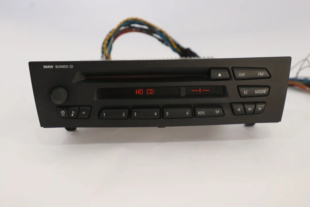 Radio Business CD per BMW X1 Z4 E81 E87 E88 E89 E90 E91 E92 E93 con numero di parte 6952296 BMW X1 Z4 E81 E87 E88 E89 E90 E91 E92 E93 Radio Business CD - SKU 6952296 - Numero di parte 6952296