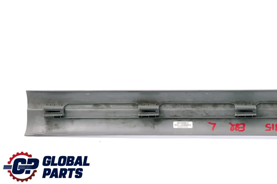 Listwa Osłona Obudowa Progu Lewa Szara do BMW E92 E93 o numerze 6952915 BMW E92 E93 Listwa Osłona Obudowa Progu Lewa Szara - SKU 6952915 - Numer Części 6952915