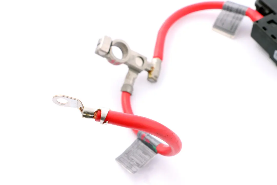 Cable Positivo de la Bateria Mas el Plomo del Polo para BMW Z4 E85 E86 con número de pieza 6953424 BMW Z4 E85 E86 Cable Positivo de la Bateria Mas el Plomo del Polo - SKU 6953424-1 - Número de pieza 6953424