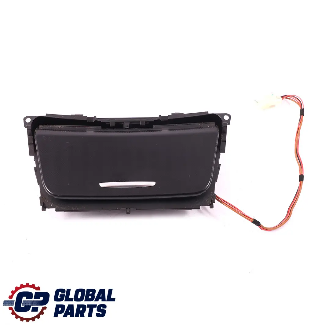 Cenicero cubierta Gomera Negro frontal 7078571 para BMW 5 E87 con número de pieza 6954115 BMW 5 E87 Cenicero cubierta Gomera Negro frontal 7078571 - SKU 6954115-5 - Número de pieza 6954115