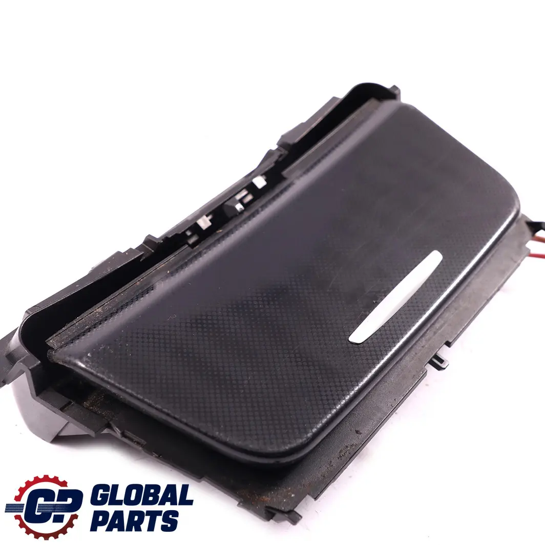 Cenicero cubierta Gomera Negro frontal 7078571 para BMW 5 E87 con número de pieza 6954115 BMW 5 E87 Cenicero cubierta Gomera Negro frontal 7078571 - SKU 6954115-5 - Número de pieza 6954115