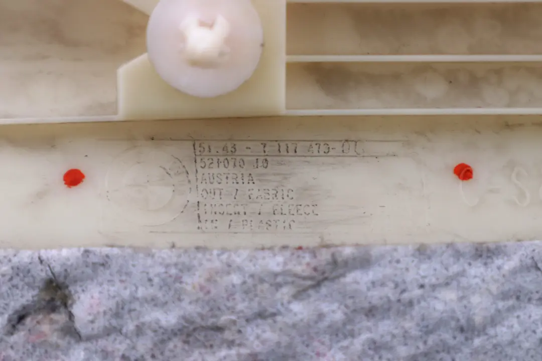 Tapa Columna C Izquierda Embellecedor Beige 7117473 para BMW E92 E92 LCI con número de pieza 6954649 BMW E92 E92 LCI Tapa Columna C Izquierda Embellecedor Beige 7117473 - SKU 6954649 - Número de pieza 6954649