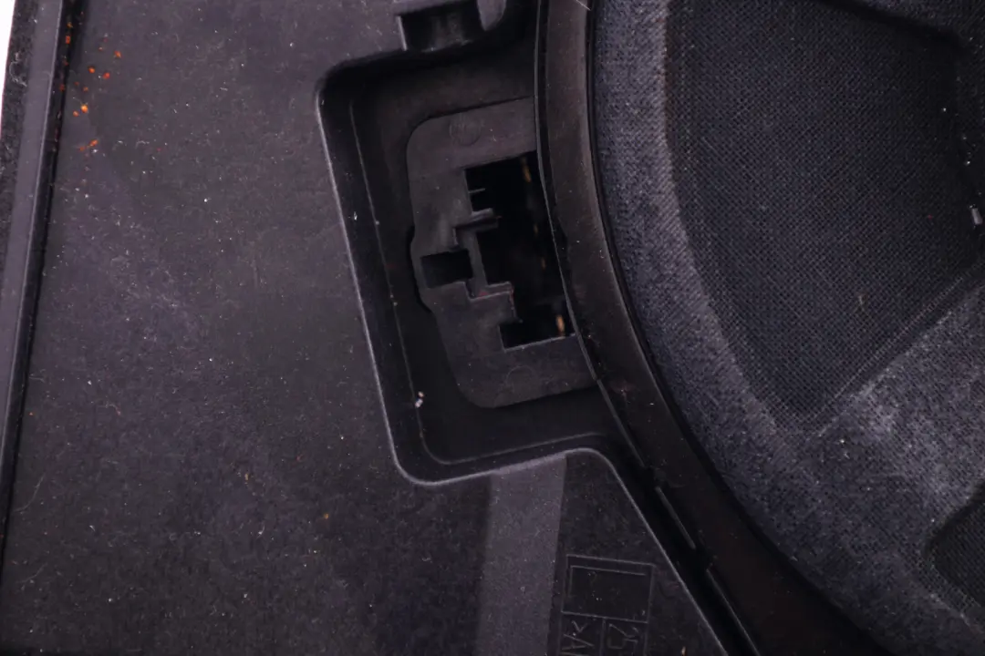 Bajo Central Izquierdo para BMW E81 E82 E87 E88 E90 E91 E92 E93 con número de pieza 6954875 BMW E81 E82 E87 E88 E90 E91 E92 E93 Bajo Central Izquierdo - SKU 6954875 - Número de pieza 6954875