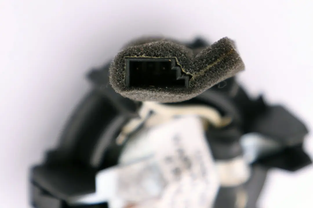 Front Door Tweeter Speaker to Mini R50 R52 R53 with Part number 6955164 Mini R50 R52 R53 Front Door Tweeter Speaker - SKU 6956164 - Part number 6955164