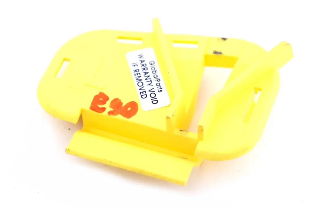 Adapter lewej osłony bagażnika do BMW E90 o numerze 6956665 BMW E90 Adapter lewej osłony bagażnika - SKU 6956665 - Numer Części 6956665