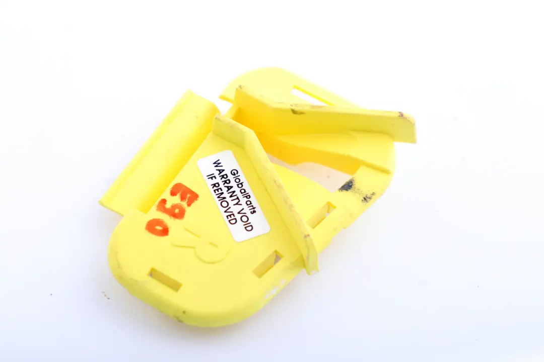 Adapter prawej osłony bagażnika do BMW E90 o numerze 6956666 BMW E90 Adapter prawej osłony bagażnika - SKU 6956666 - Numer Części 6956666