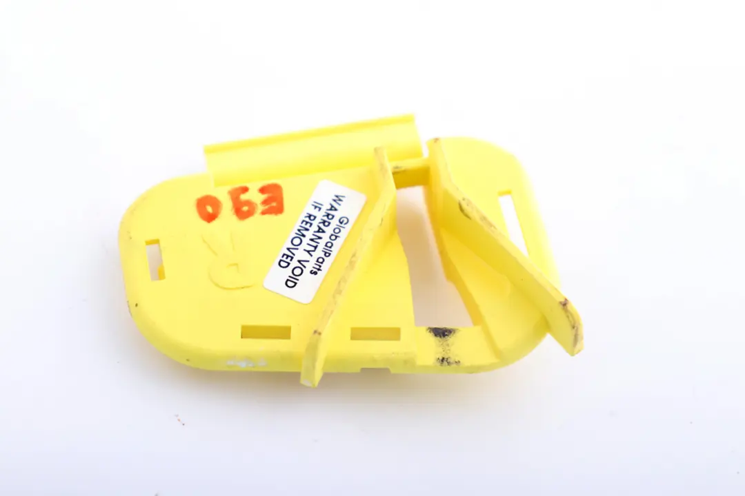 Adapter prawej osłony bagażnika do BMW E90 o numerze 6956666 BMW E90 Adapter prawej osłony bagażnika - SKU 6956666 - Numer Części 6956666