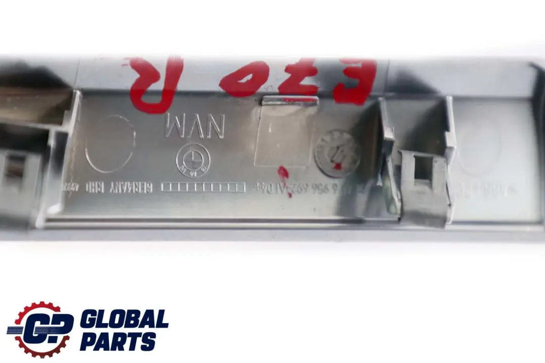 Dekorleiste Rechts Perlglanz Chrom für BMW X5 X6 er E70 E71 mit Teilenummer 6956692 BMW X5 X6 er E70 E71 Dekorleiste Rechts Perlglanz Chrom - SKU 6956692 - Teilenummer 6956692