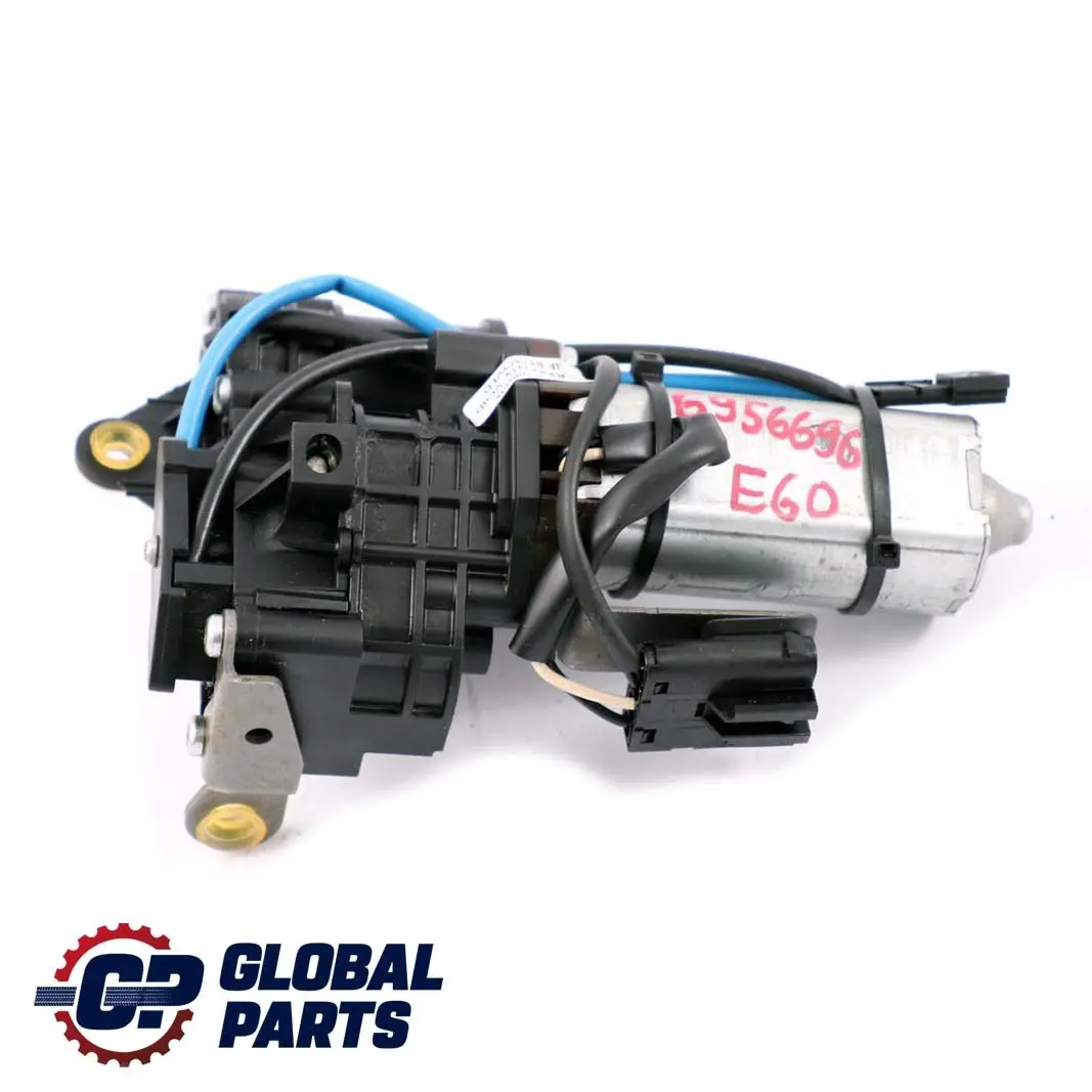 Reglage de la colonne de direction Moteur d'entrainement pour BMW E60 E61 E63 à propos du numéro de pièce 6956696 BMW E60 E61 E63 Reglage de la colonne de direction Moteur d'entrainement - SKU 6956696 - Numéro de pièce 6956696