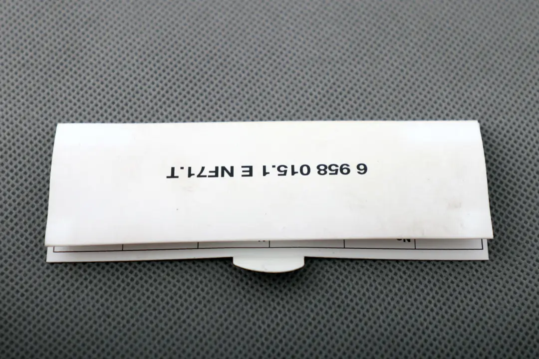 BMW E90 Carte clé Attribution de l'emplacement des groupes de fusibles - SKU 6958015 - Numéro de pièce 6958015